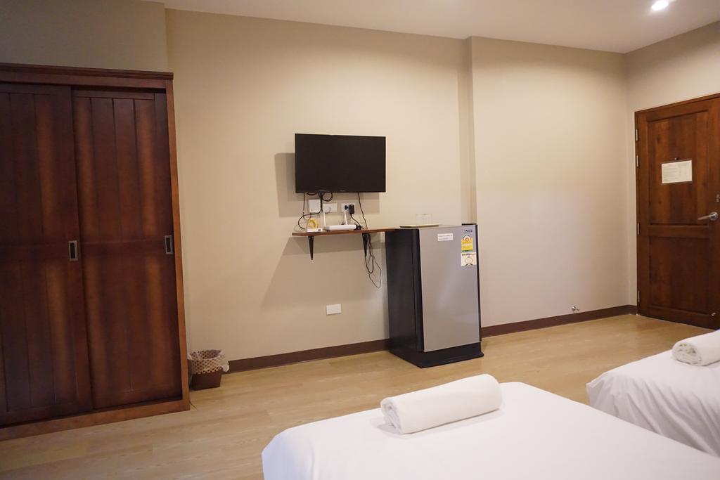 Chompu Nakarin Apartment Транг Экстерьер фото