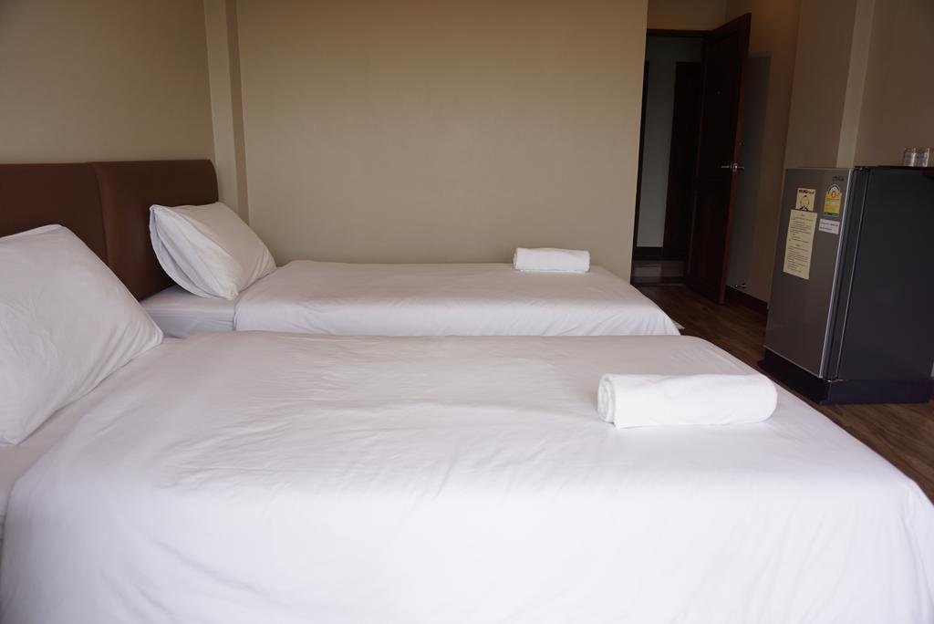 Chompu Nakarin Apartment Транг Экстерьер фото